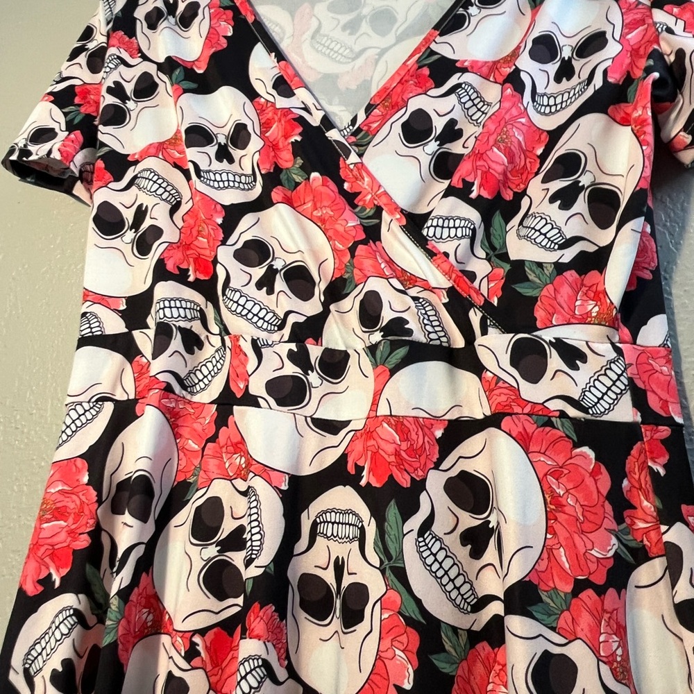 MSBASIC Y2K Skull and Floral Dress Large Festival Floral Skeletons Graphic - Picture 6 of 9
